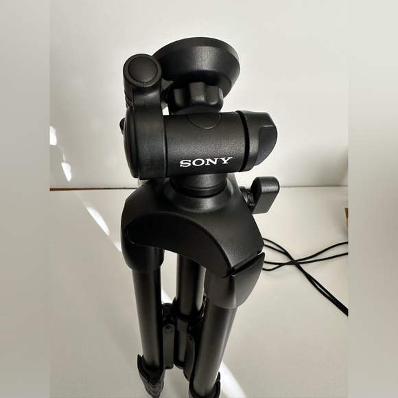 Sony VCT-R100 tripod - Picture 5 of 8